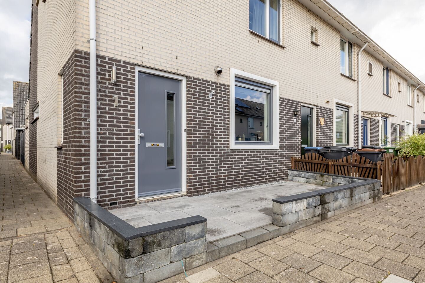 Hoekwoning te koop: Antillenstraat 1, Purmerend