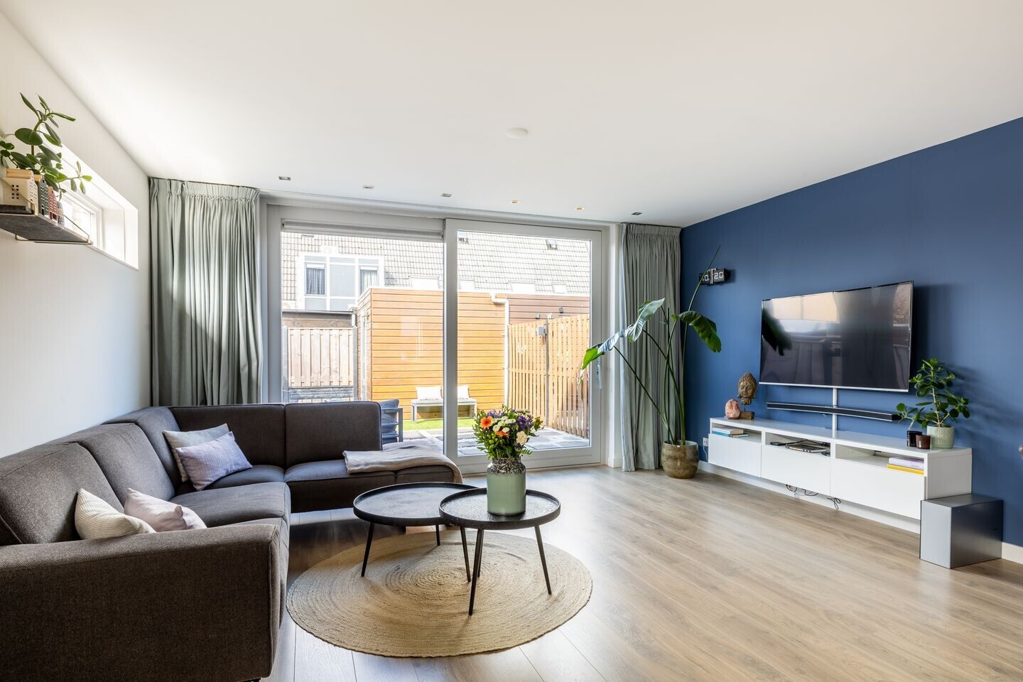 Hoekwoning te koop: Antillenstraat 1, Purmerend