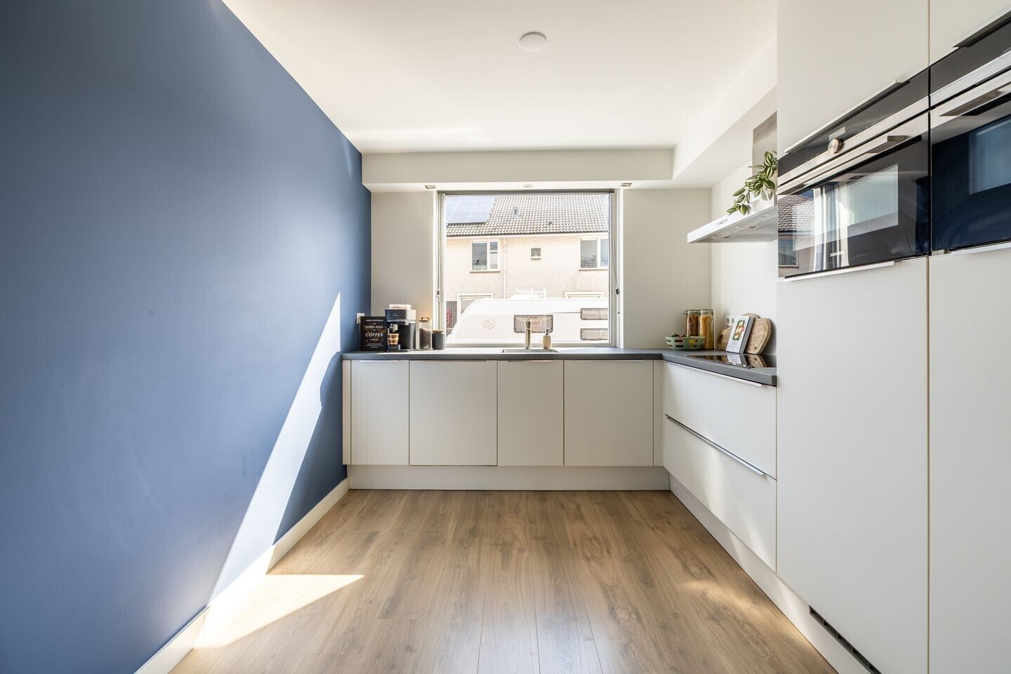 Hoekwoning te koop: Antillenstraat 1, Purmerend