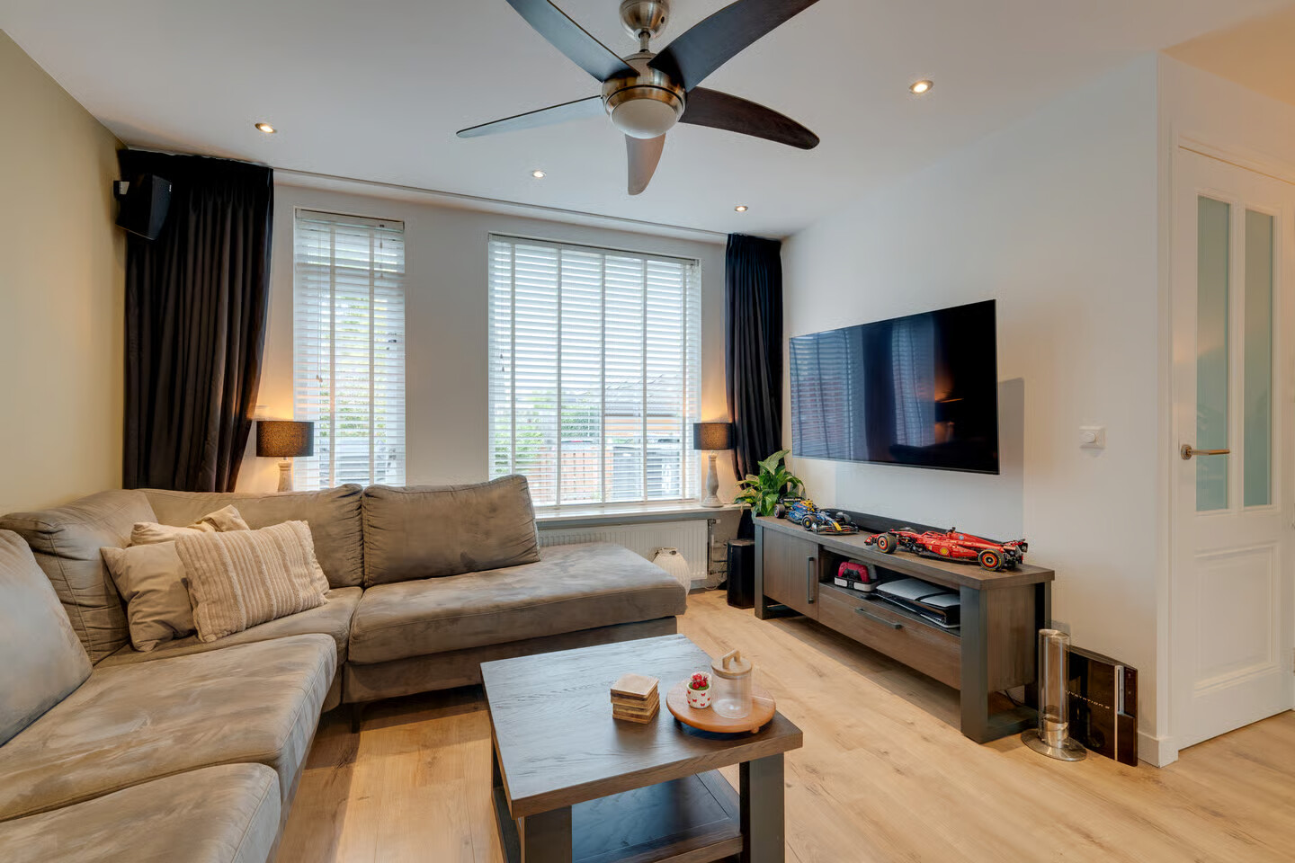 Tussenwoning te koop: Seevancksweg 58, Oosthuizen