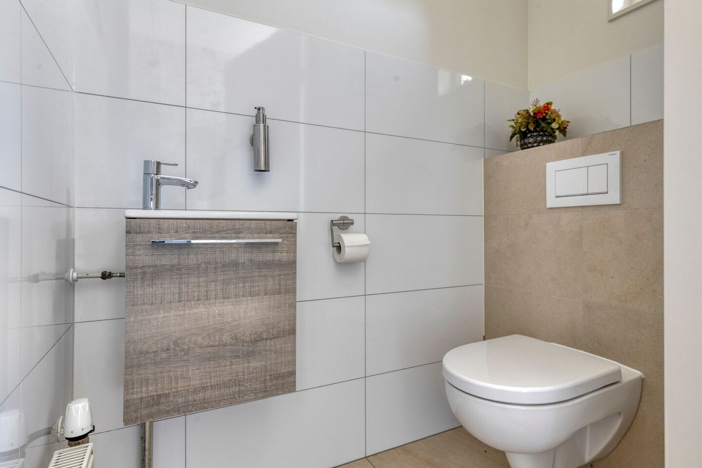 Tussenwoning te koop: Kleine Werf 4, Oosthuizen