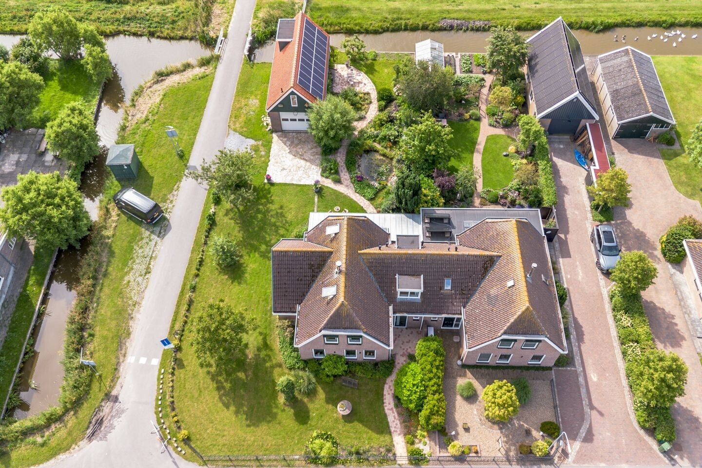 Twee-onder-één-kap te koop: Etersheim 7, Oosthuizen