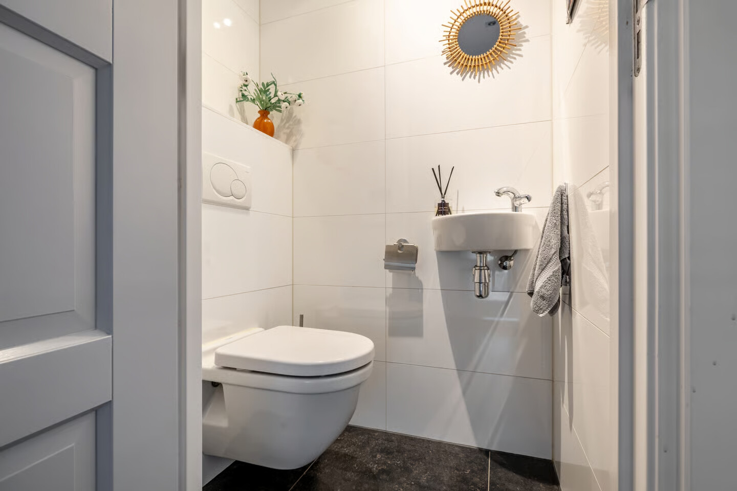 Tussenwoning te koop: De Krommert 92, Oosthuizen