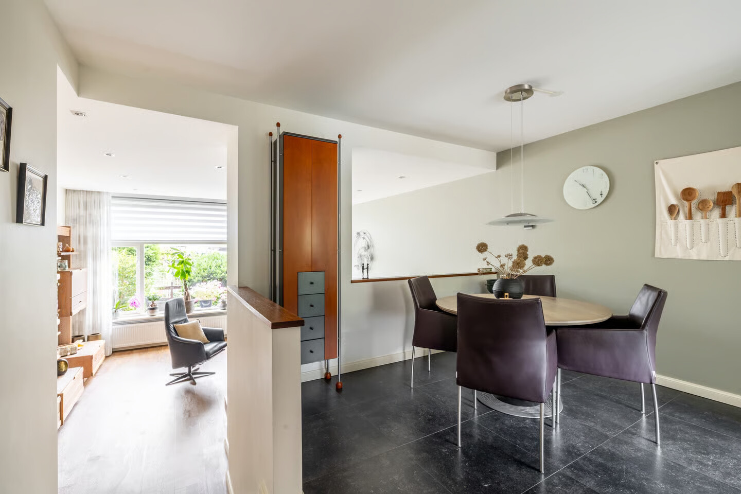 Tussenwoning te koop: De Krommert 92, Oosthuizen