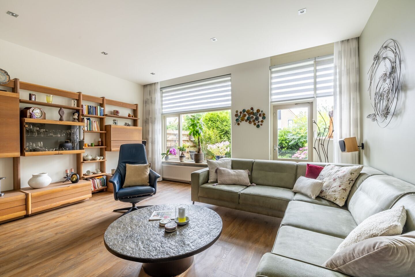 Tussenwoning te koop: De Krommert 92, Oosthuizen