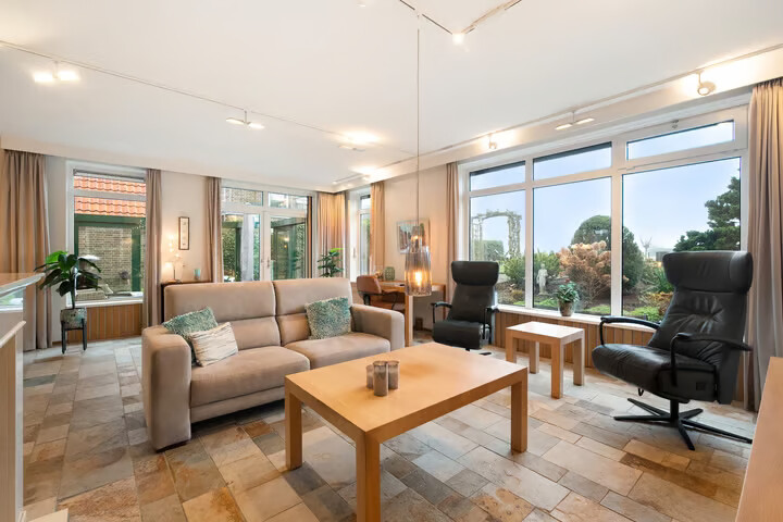 Vrijstaande woning te koop: Zuiderstraat 73, West-Graftdijk