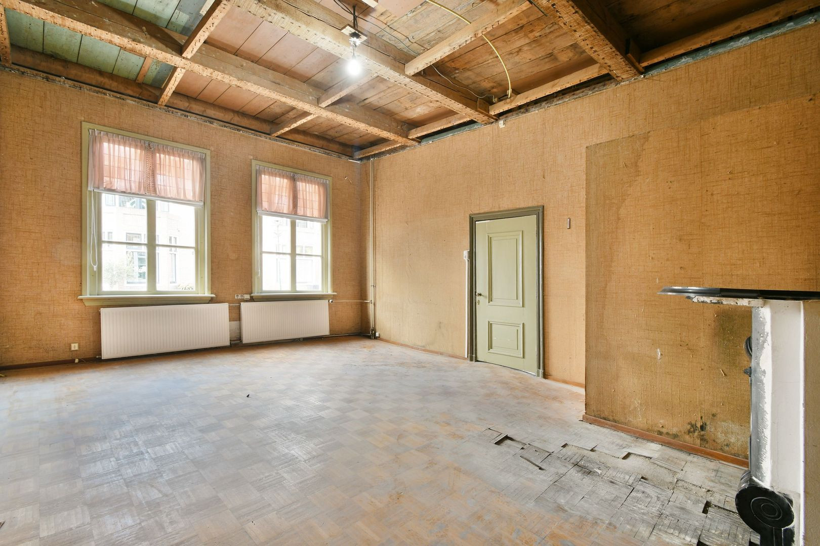 Vrijstaande woning te koop: Zuiddijk 119, Zaandam
