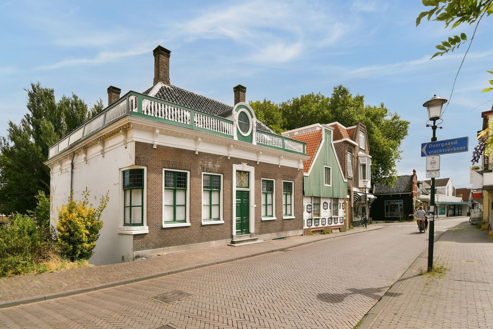 Vrijstaande woning te koop: Zuiddijk 119, Zaandam