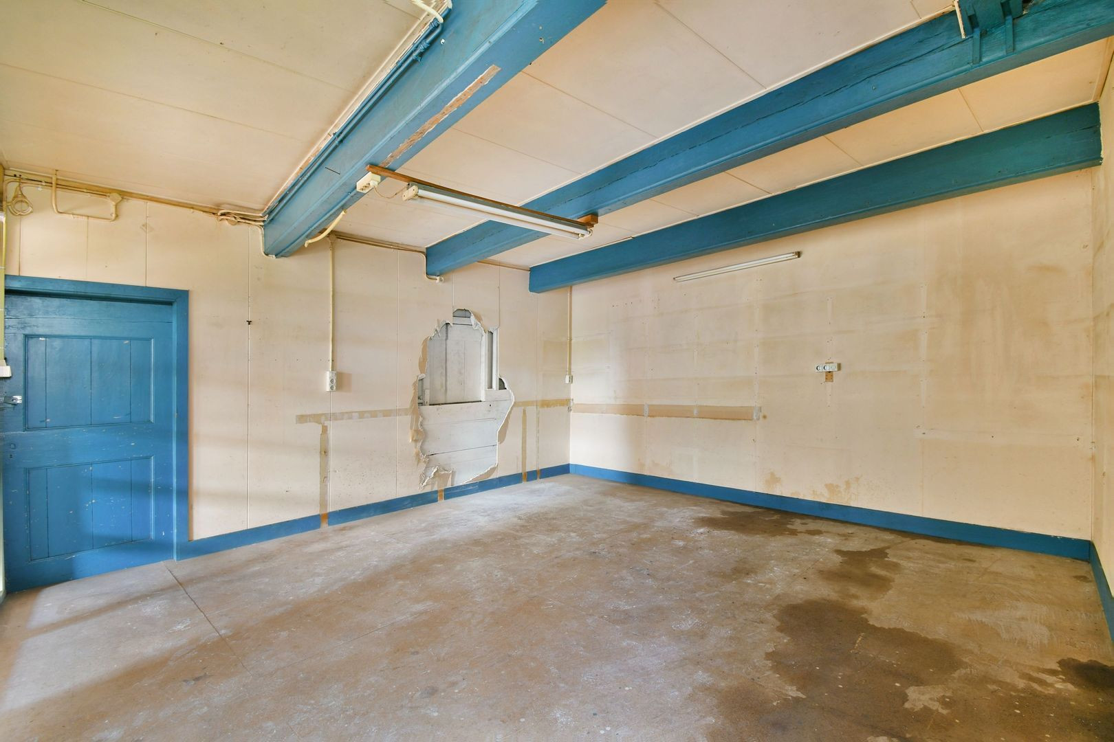 Vrijstaande woning te koop: Zuiddijk 119, Zaandam