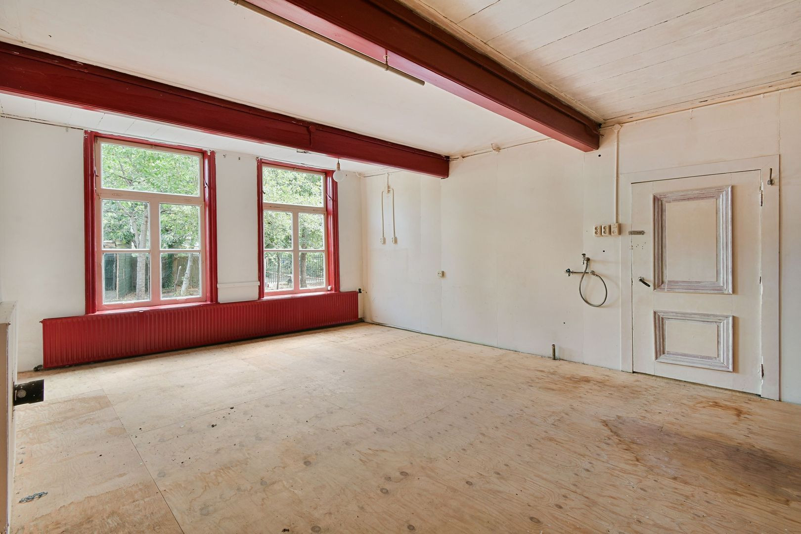 Vrijstaande woning te koop: Zuiddijk 119, Zaandam