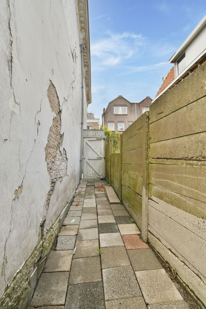 Vrijstaande woning te koop: Zuiddijk 119, Zaandam