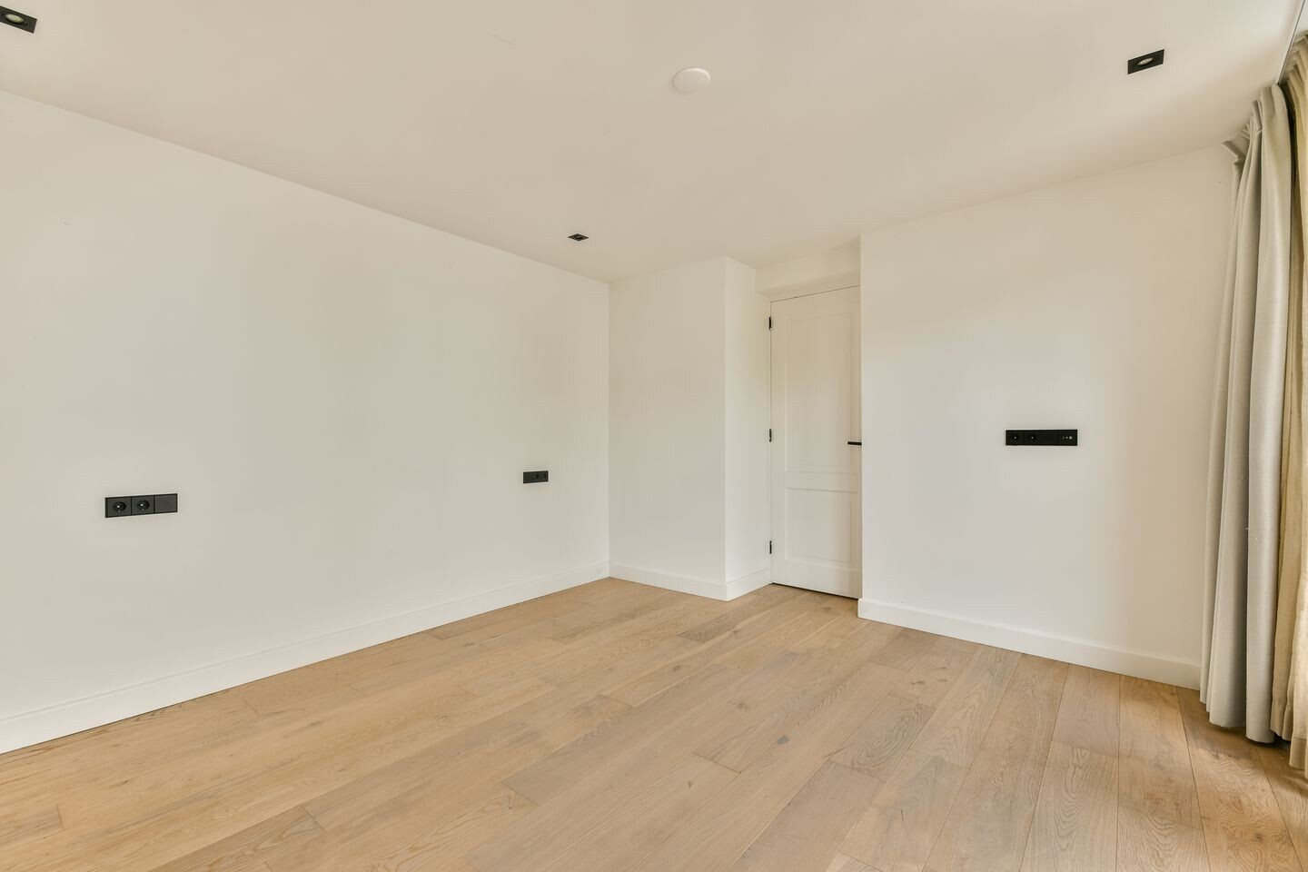 Appartement te koop: Zuiddijk 253A, Zaandam