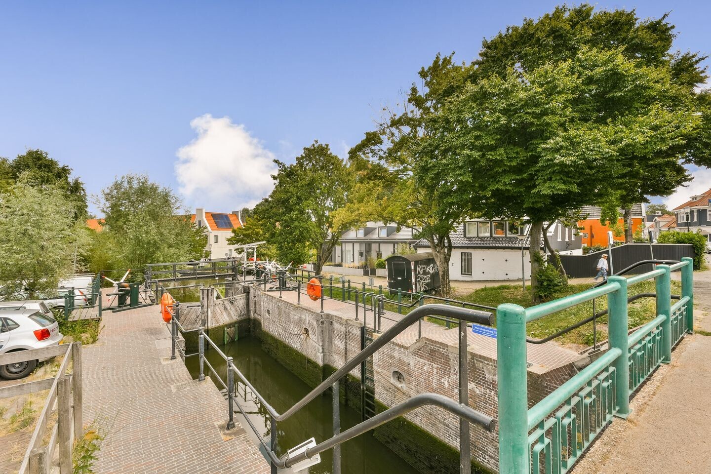 Appartement te koop: Zuiddijk 253A, Zaandam