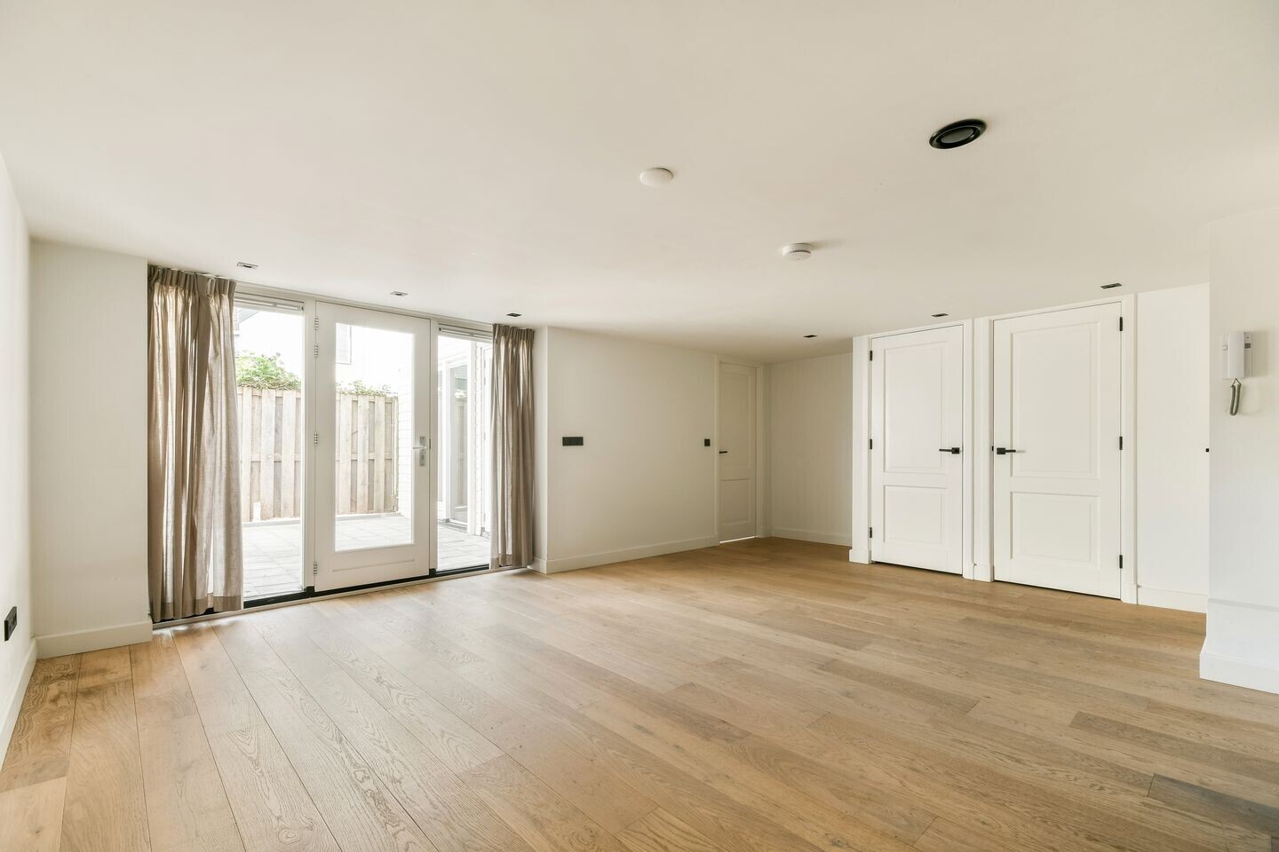 Appartement te koop: Zuiddijk 253A, Zaandam