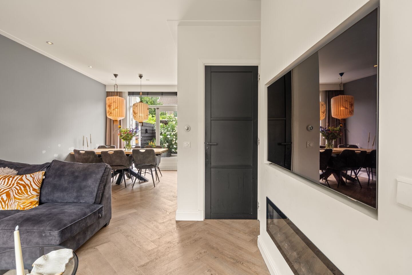 Tussenwoning te koop: Burgemeester van de Stadtstraat 103, Zaandam