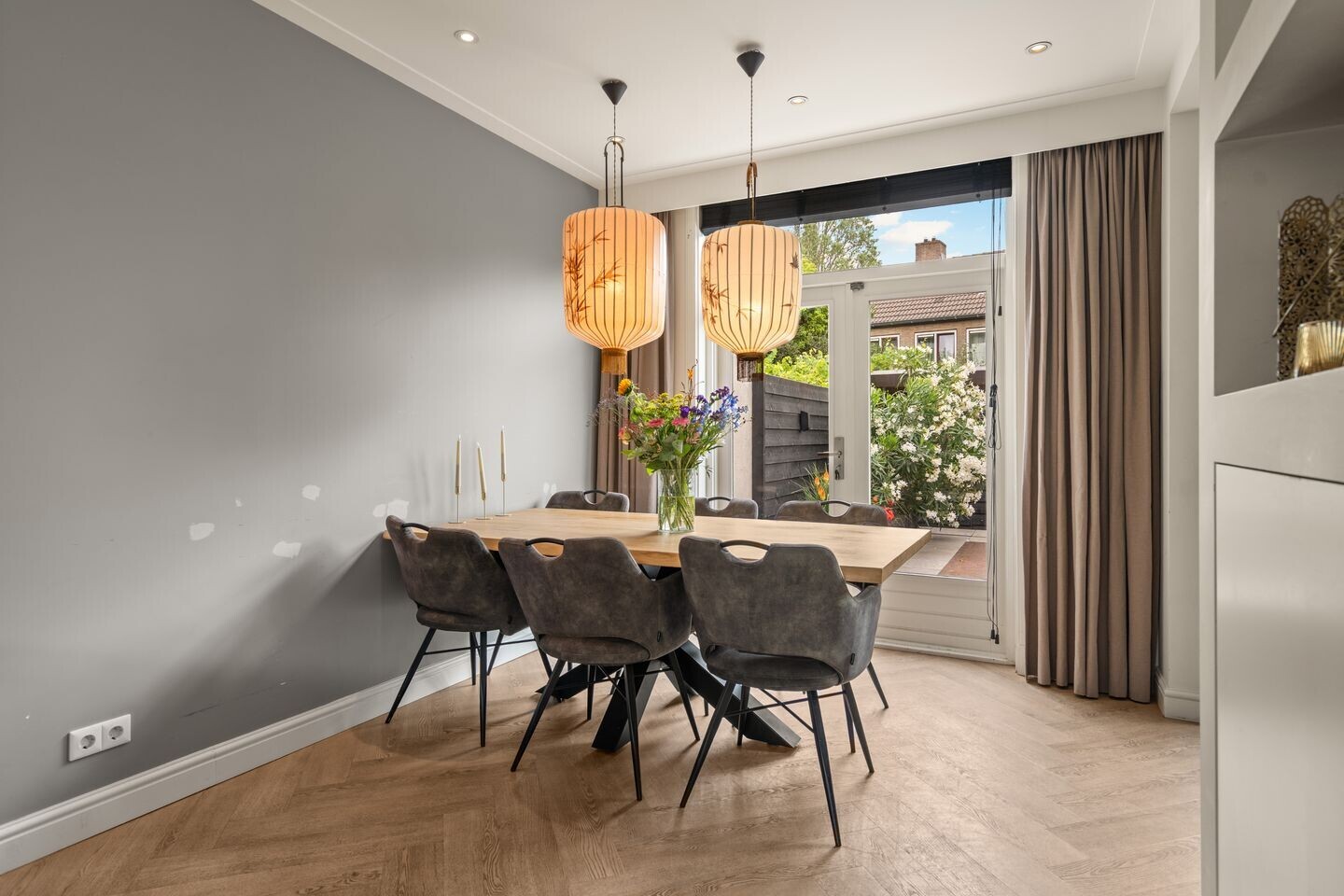 Tussenwoning te koop: Burgemeester van de Stadtstraat 103, Zaandam