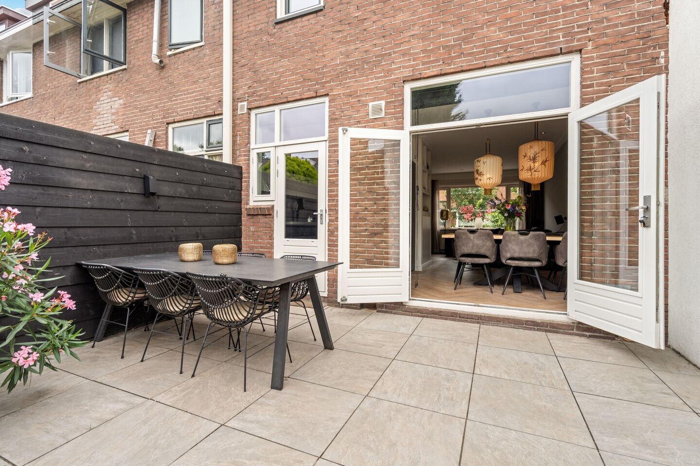 Tussenwoning te koop: Burgemeester van de Stadtstraat 103, Zaandam