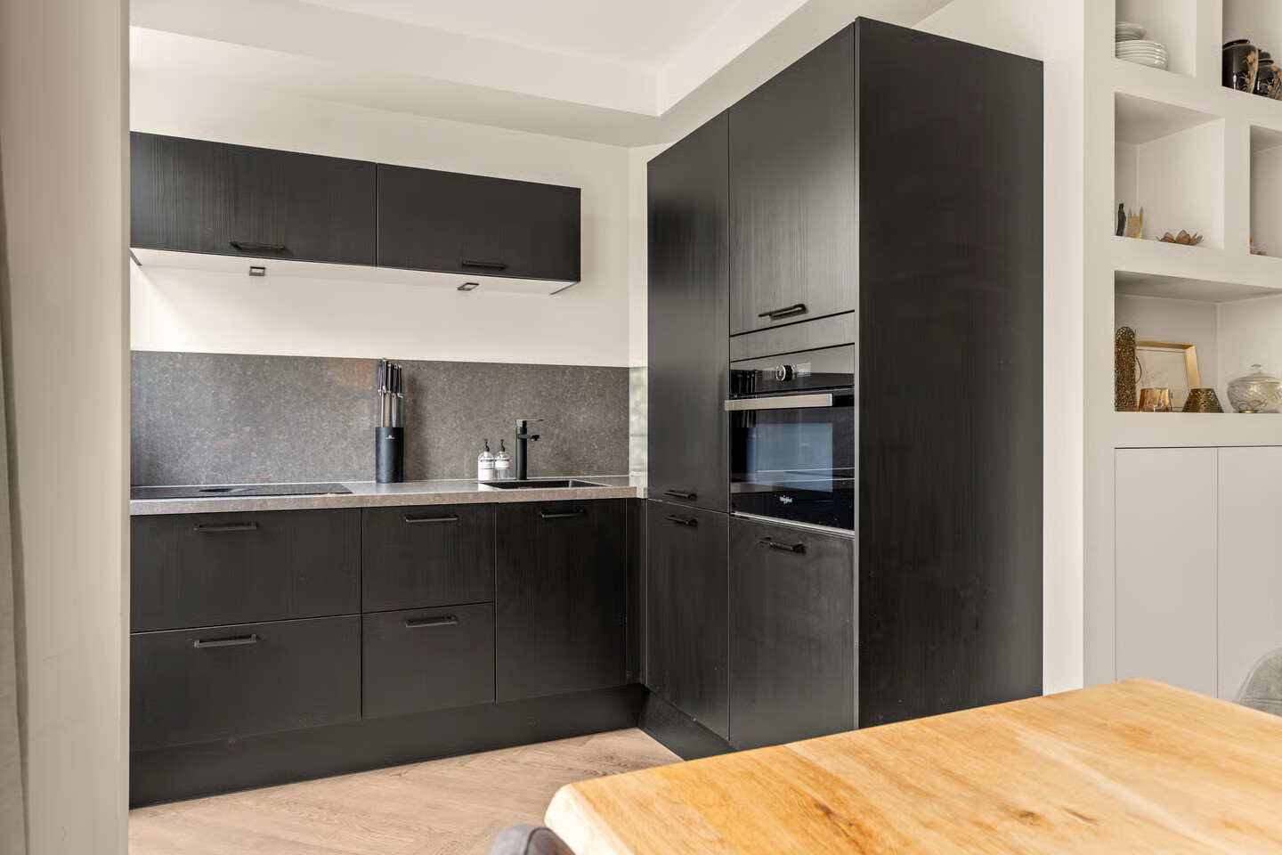 Tussenwoning te koop: Burgemeester van de Stadtstraat 103, Zaandam