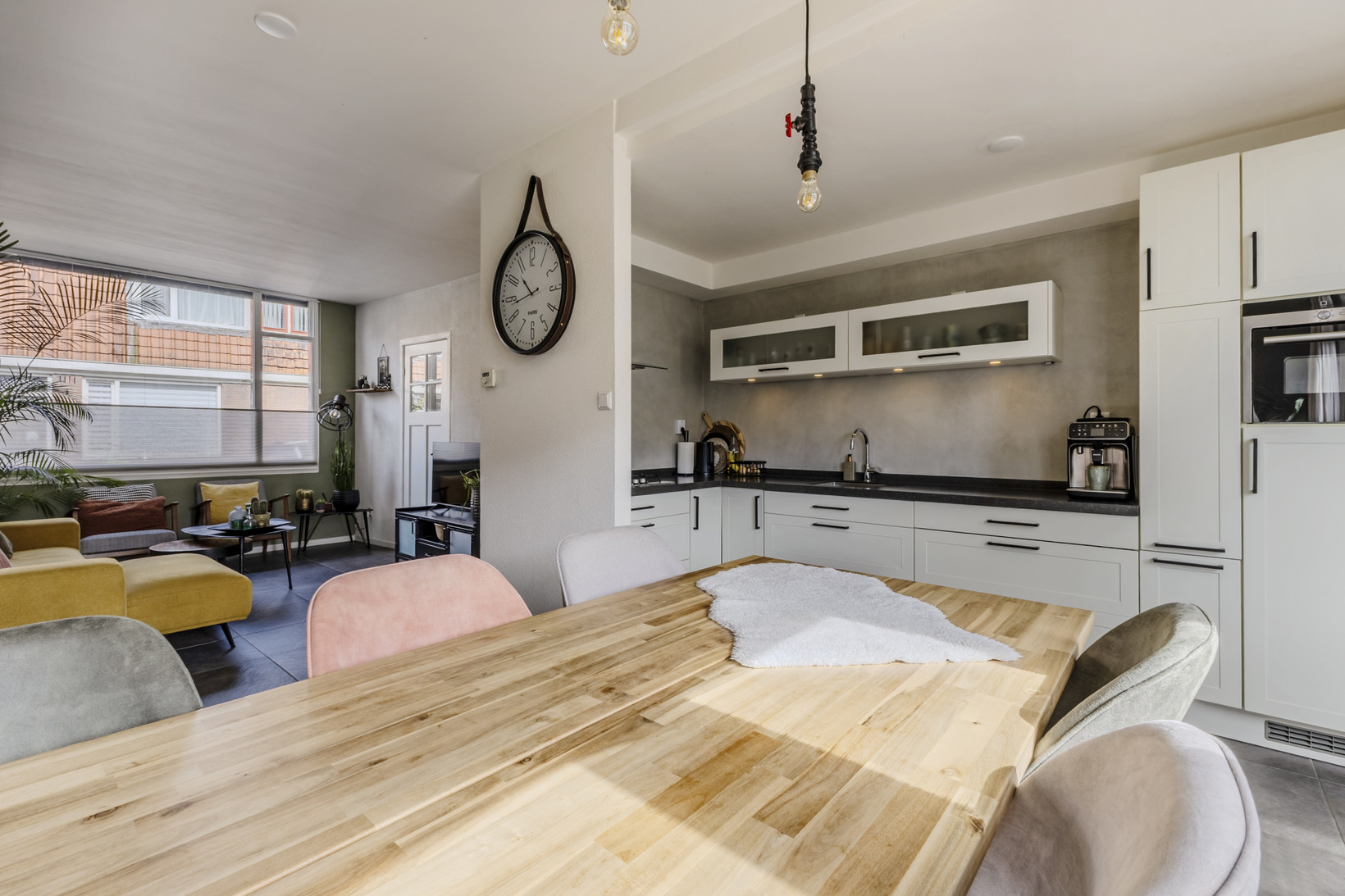 Tussenwoning te koop: Pieter Latensteinstraat 34, Zaandam