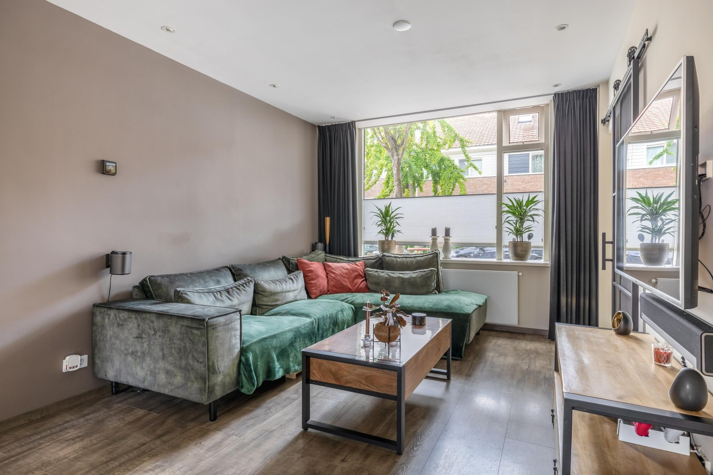Tussenwoning te koop: Jonge Arnoldusstraat 41, Zaandam