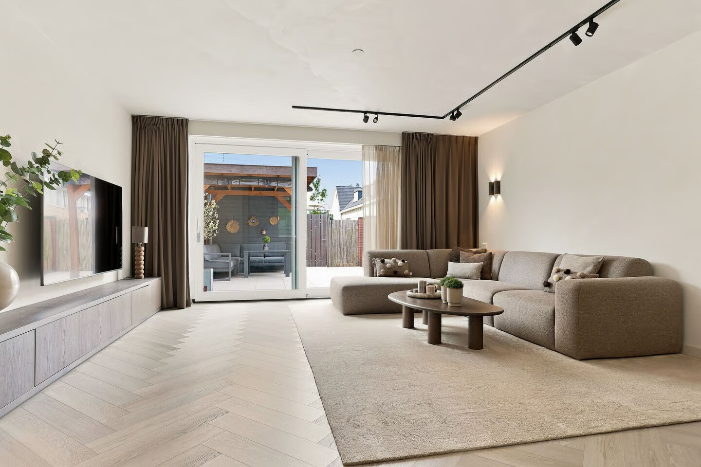 Hoekwoning te koop: Albert Huismanpad 160, Zaandam