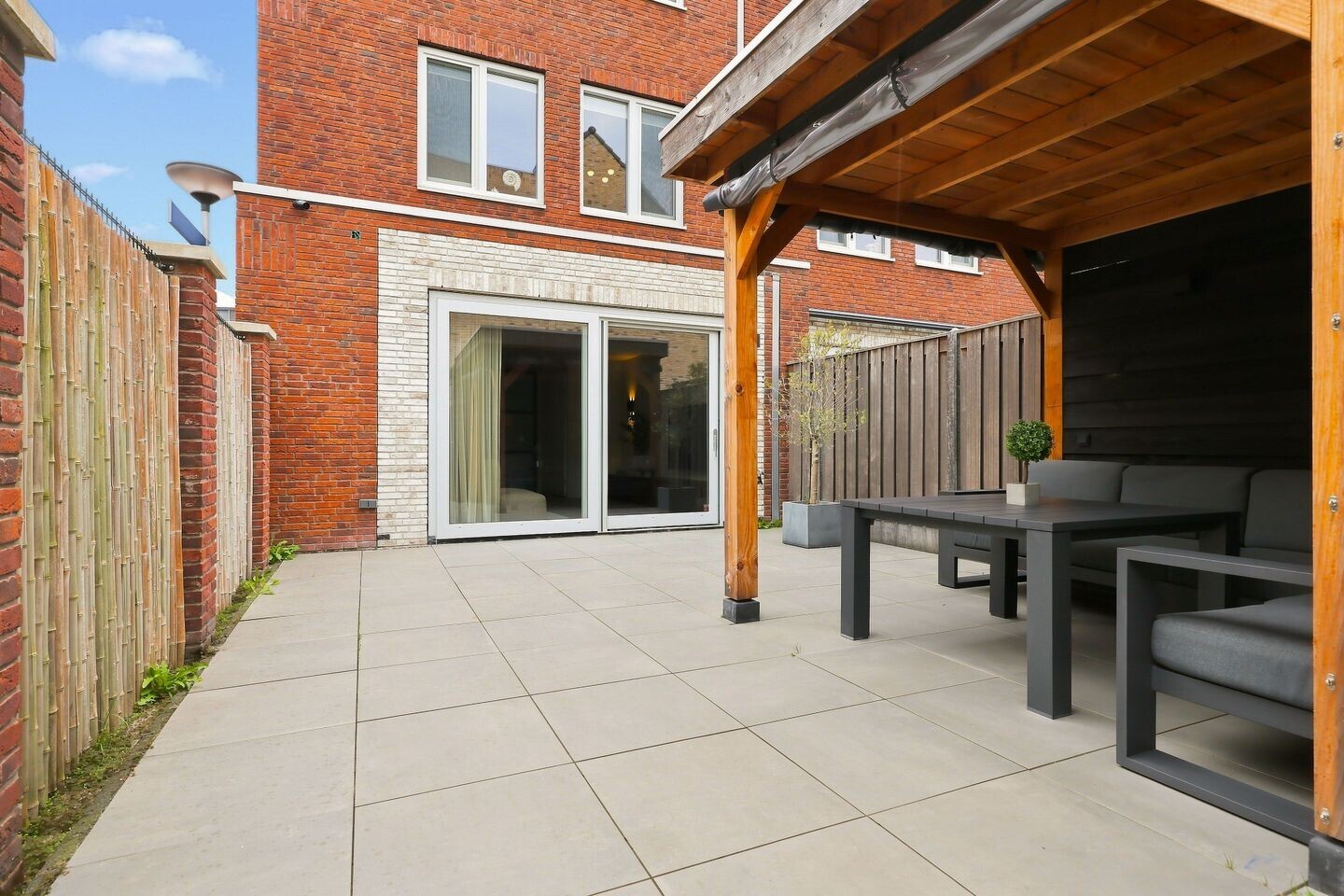 Hoekwoning te koop: Albert Huismanpad 160, Zaandam
