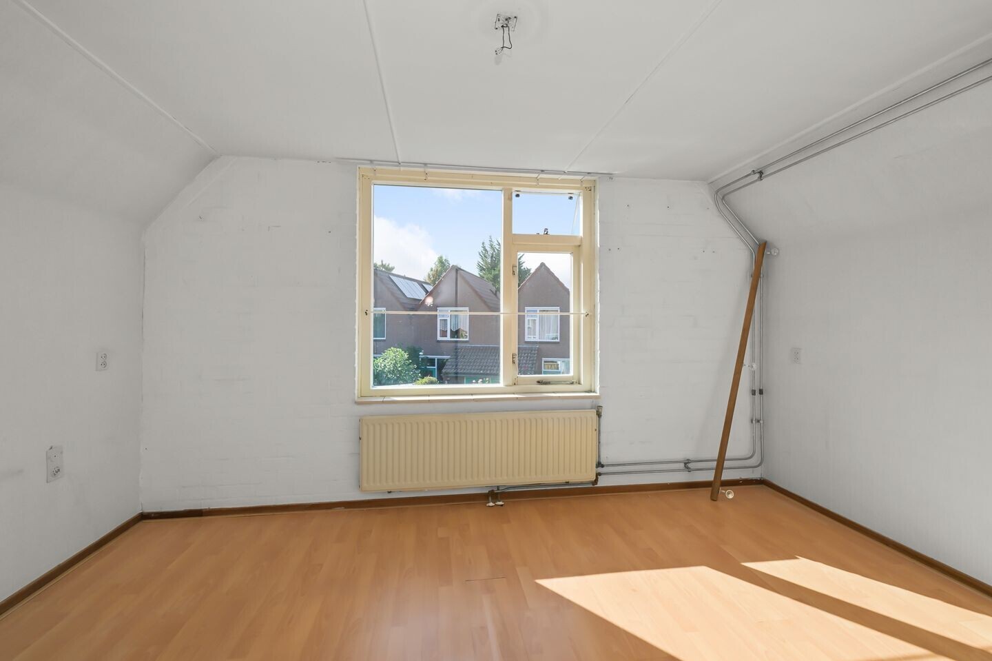 Tussenwoning te koop: Dr. Schaepmanstraat 8, Zaandam