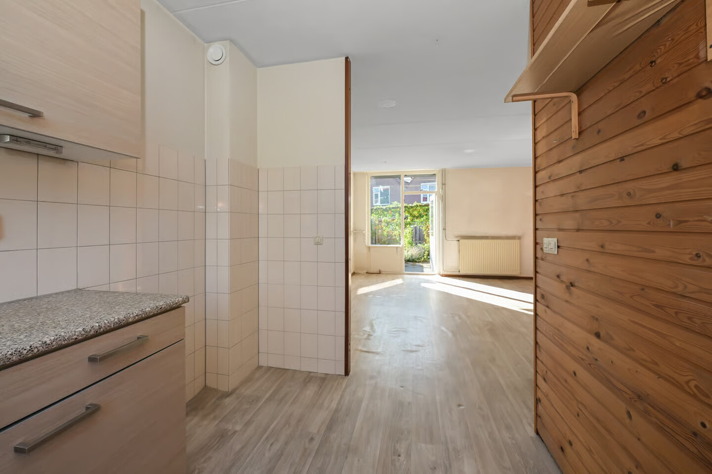 Tussenwoning te koop: Dr. Schaepmanstraat 8, Zaandam