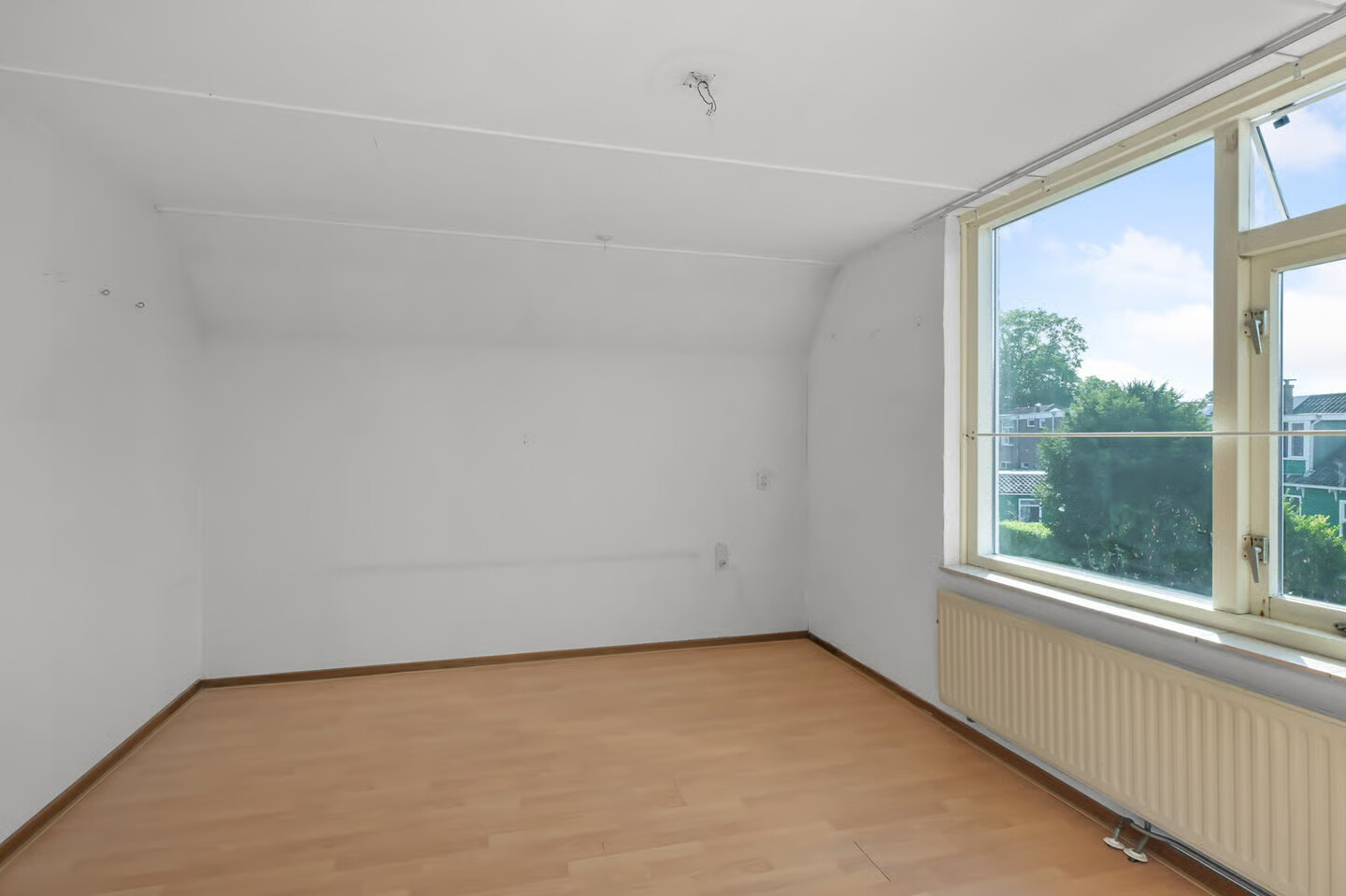 Tussenwoning te koop: Dr. Schaepmanstraat 8, Zaandam