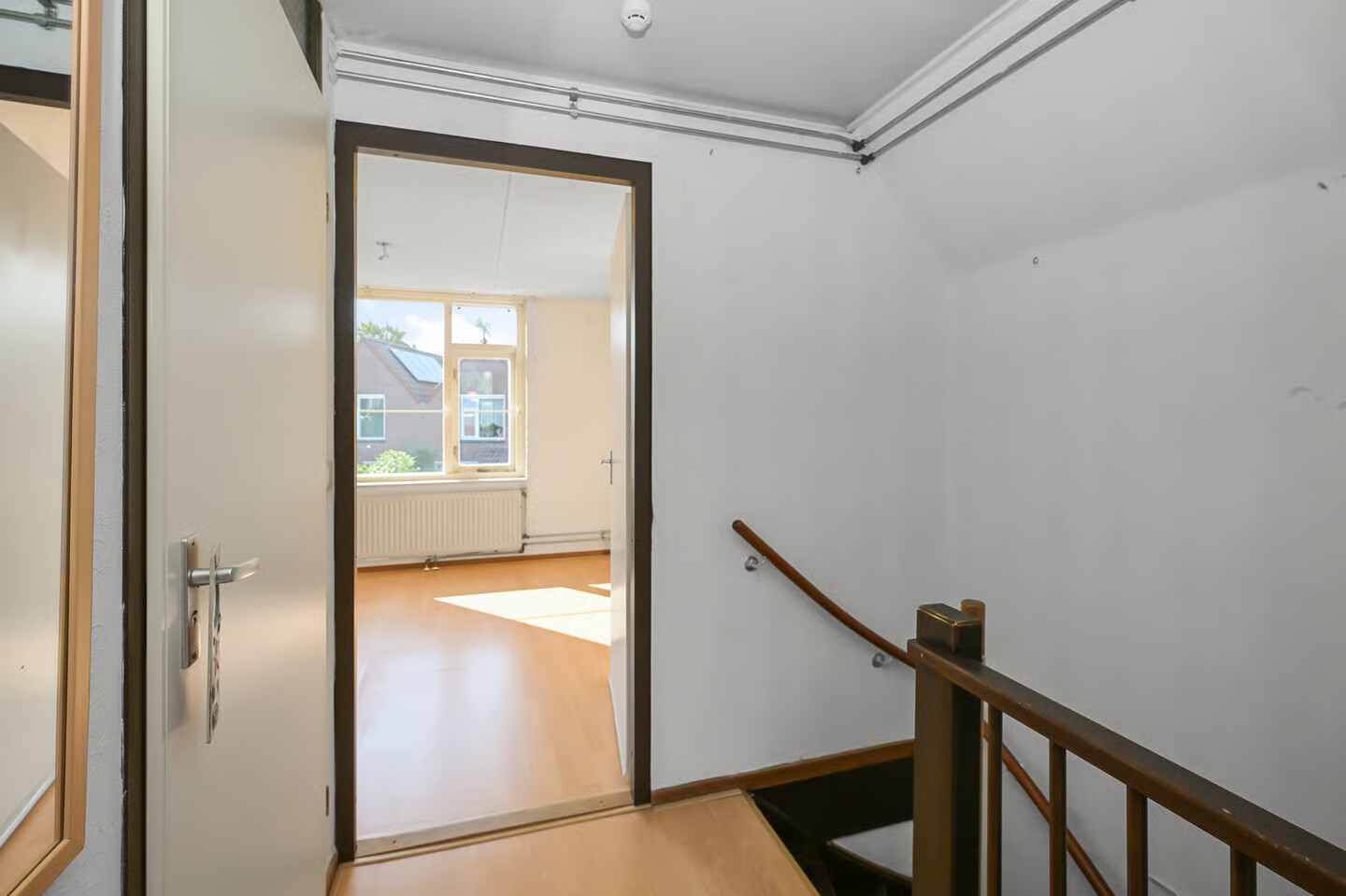 Tussenwoning te koop: Dr. Schaepmanstraat 8, Zaandam