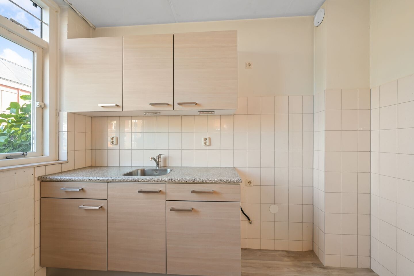 Tussenwoning te koop: Dr. Schaepmanstraat 8, Zaandam