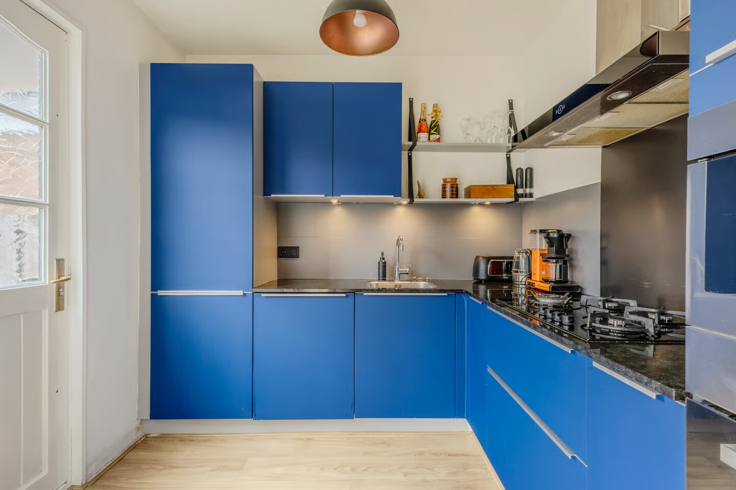 Hoekwoning te koop: Belgischestraat 6, Zaandam