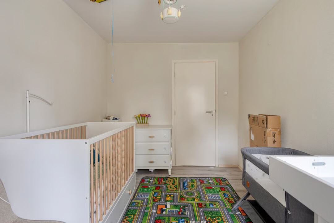 Tussenwoning te koop: Linnaeusstraat 130, Zaandam