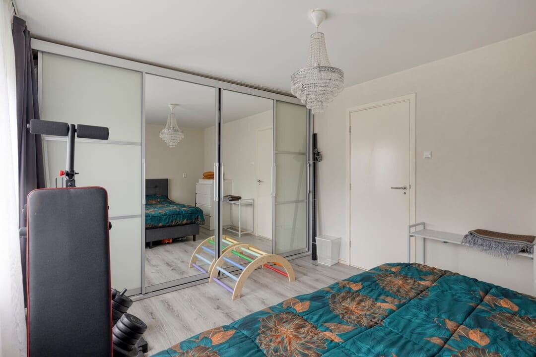 Tussenwoning te koop: Linnaeusstraat 130, Zaandam