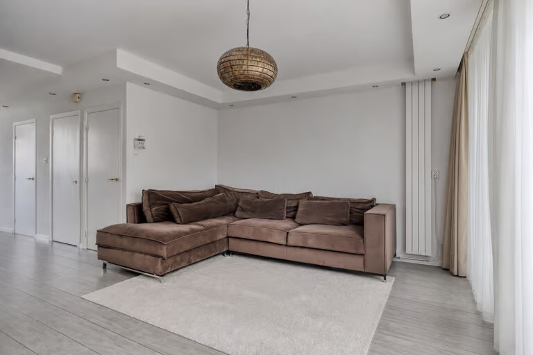 Tussenwoning te koop: Linnaeusstraat 130, Zaandam