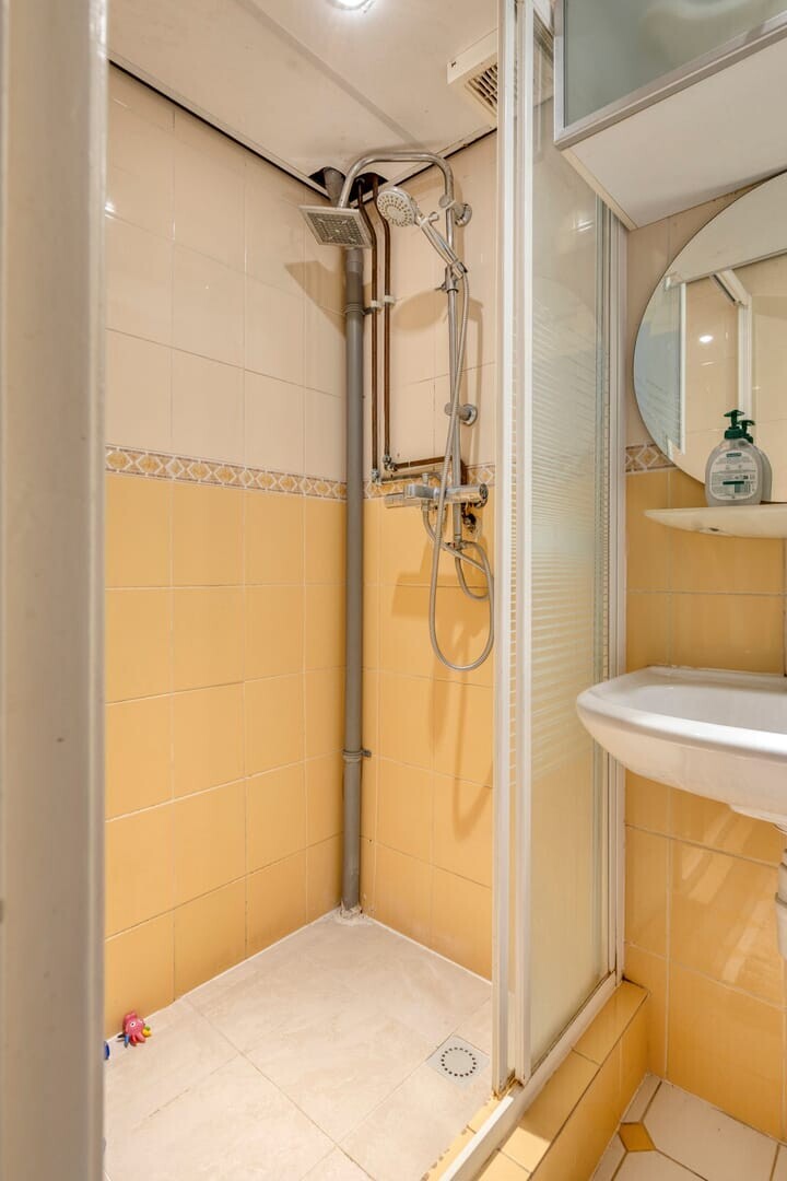Tussenwoning te koop: Linnaeusstraat 130, Zaandam