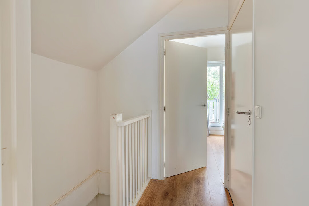 Tussenwoning te koop: Linnaeusstraat 130, Zaandam