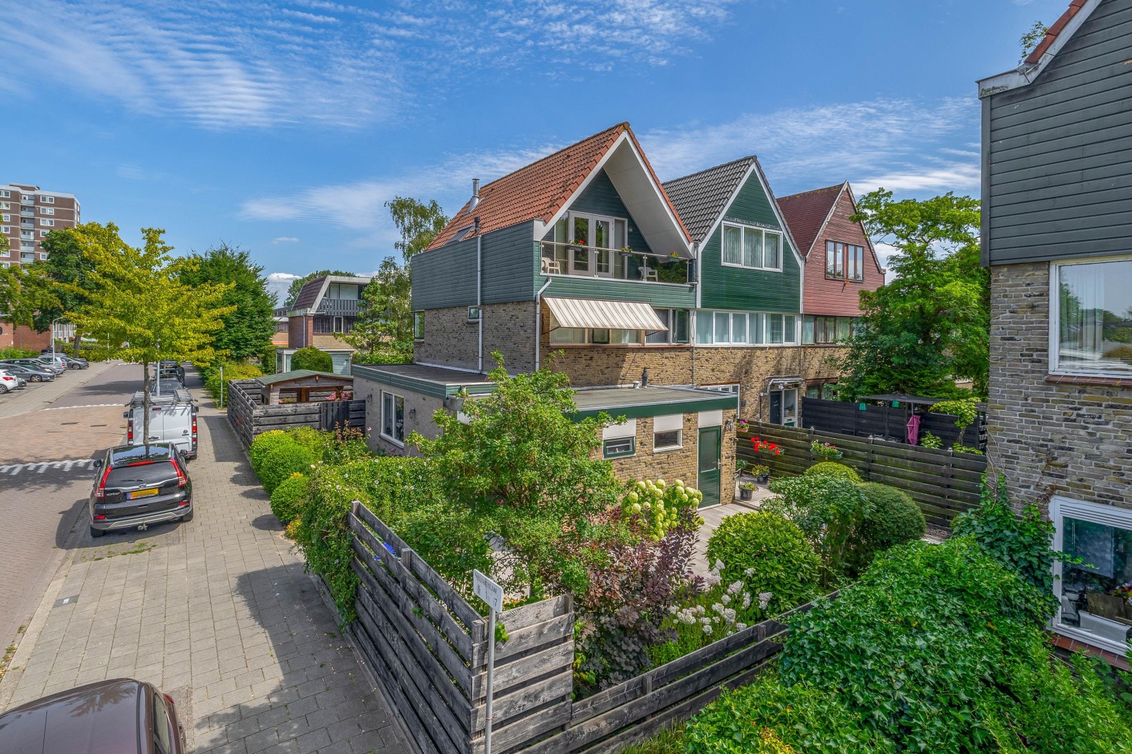 Hoekwoning te koop: Dodonaeuslaan 317, Zaandam