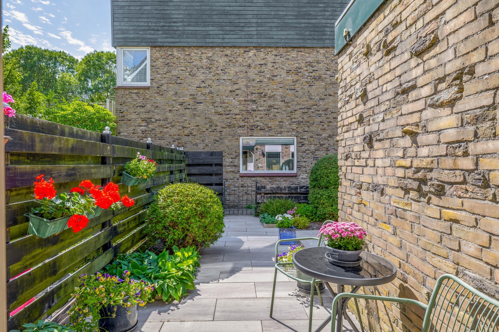 Hoekwoning te koop: Dodonaeuslaan 317, Zaandam
