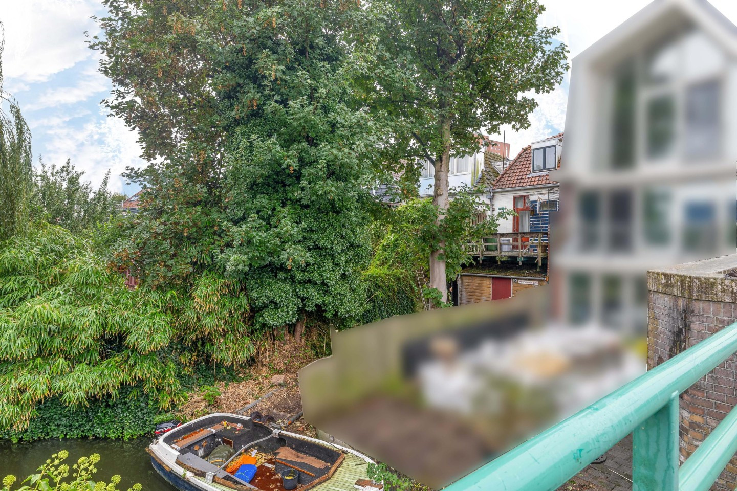 Tussenwoning te koop: Zuiddijk 327, Zaandam