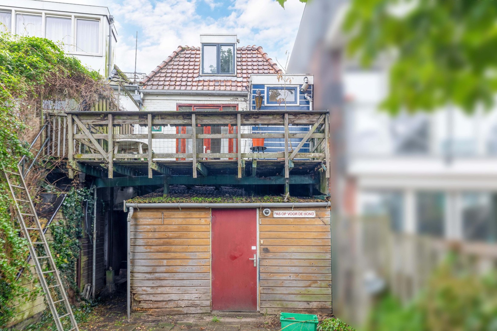 Tussenwoning te koop: Zuiddijk 327, Zaandam