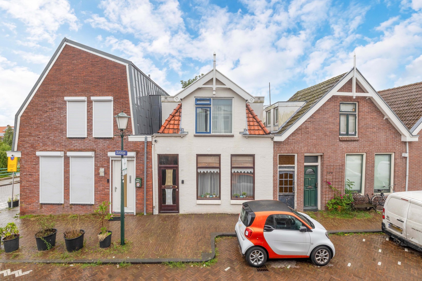 Tussenwoning te koop: Zuiddijk 327, Zaandam