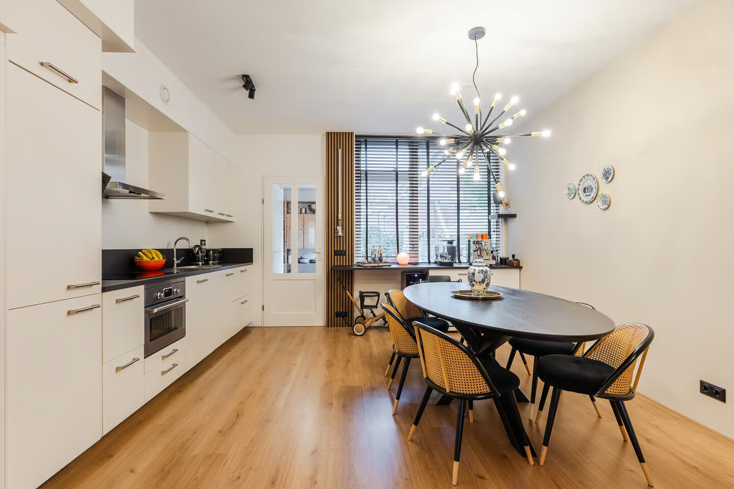 Twee-onder-één-kap te koop: Zuiddijk 366, Zaandam