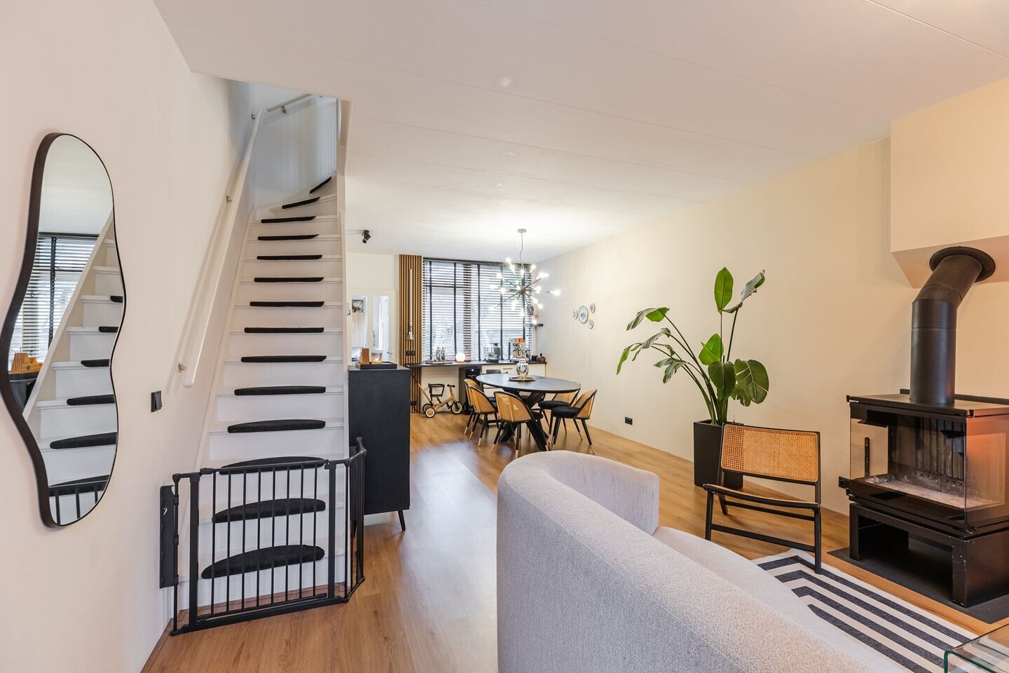Twee-onder-één-kap te koop: Zuiddijk 366, Zaandam
