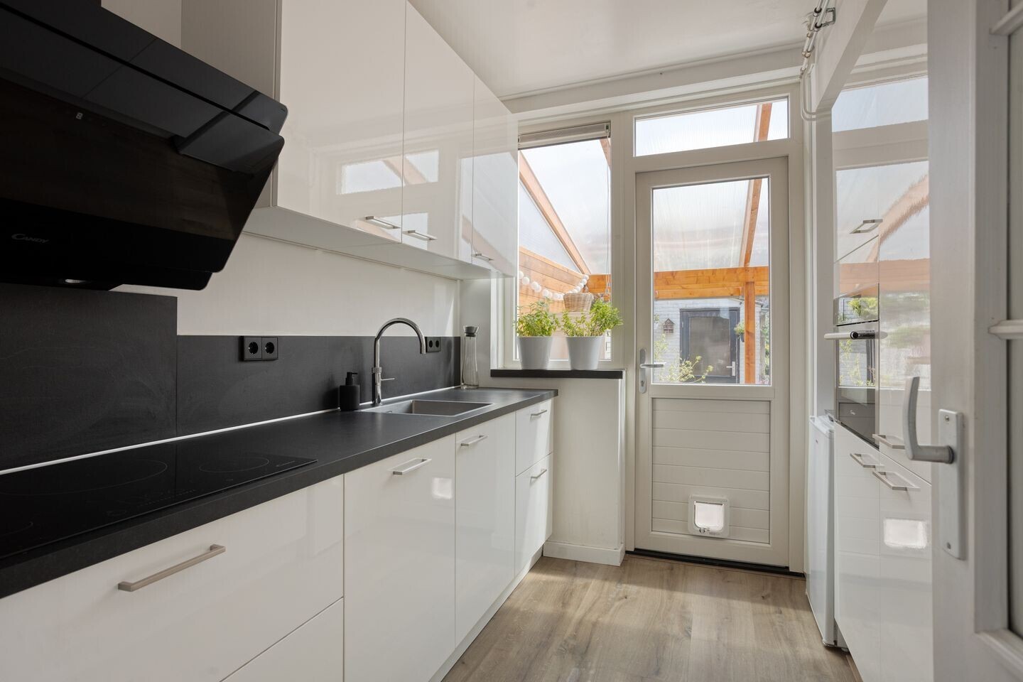 Tussenwoning te koop: Wilgenstraat 14, Zaandam