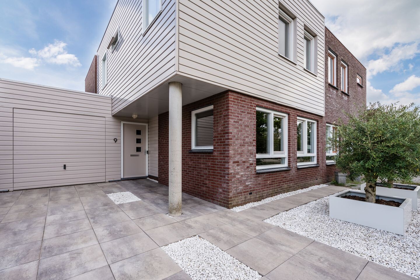 Tussenwoning te koop: Madagaskar 9, Zaandam