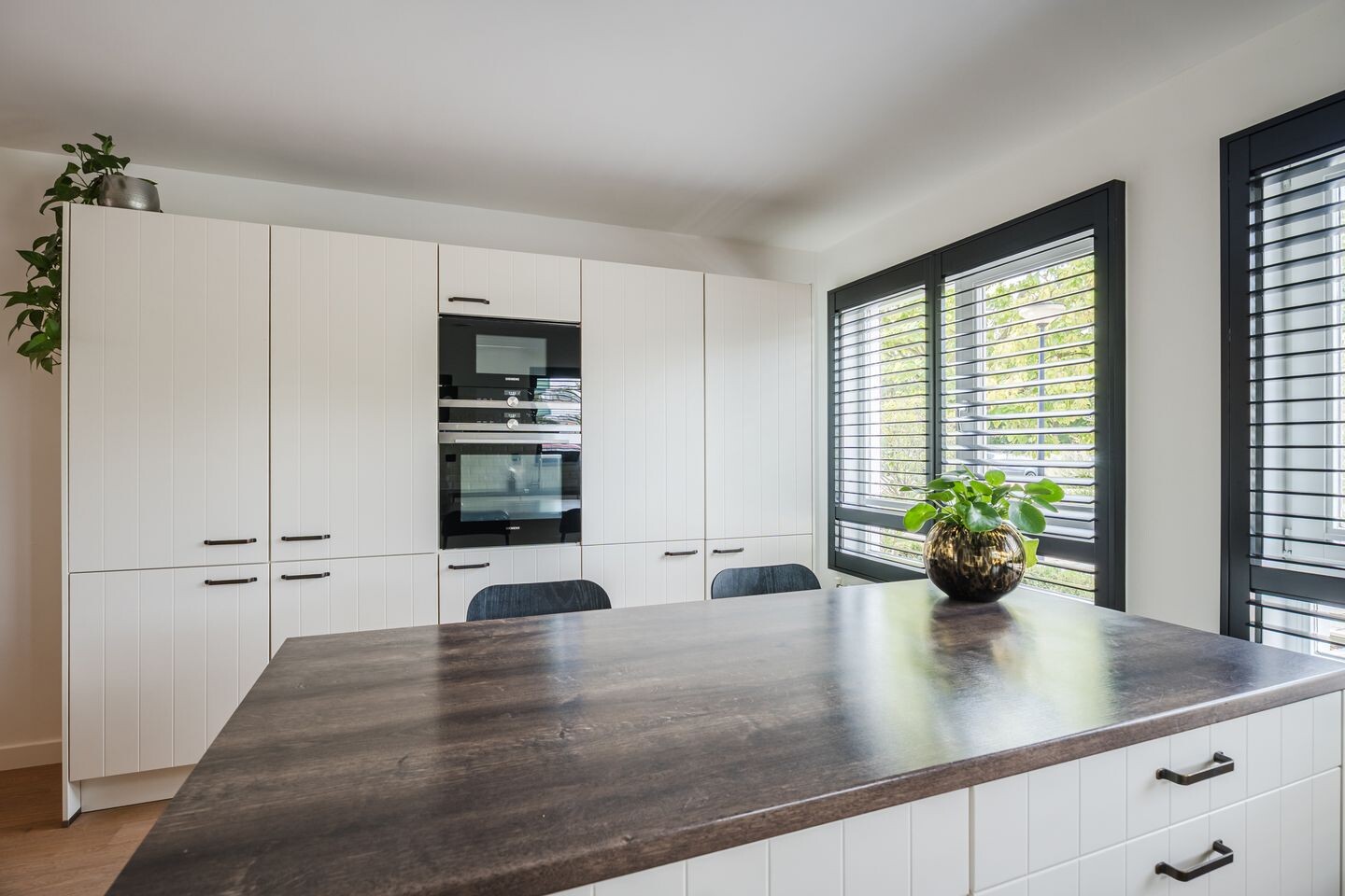 Tussenwoning te koop: Madagaskar 9, Zaandam