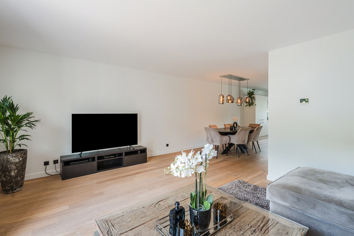 Tussenwoning te koop: Madagaskar 9, Zaandam