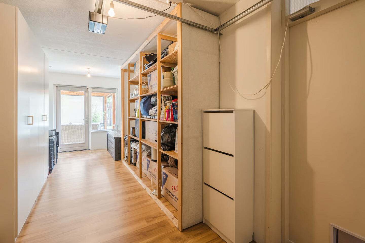 Tussenwoning te koop: Madagaskar 9, Zaandam