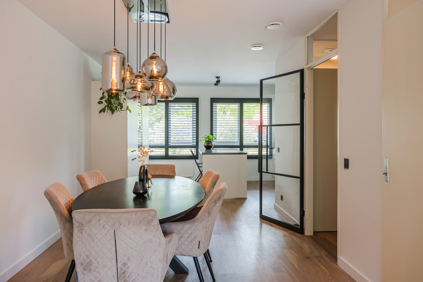 Tussenwoning te koop: Madagaskar 9, Zaandam
